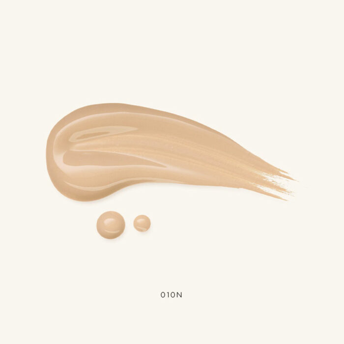 Catrice-Nude-Drop-Tinted-Serum-Foundation-010N-Texture