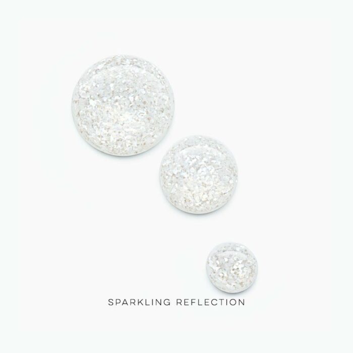 Catrice-Broken-Glass-Effect-Top-Coat-050-Sparkling-Reflection-swatch